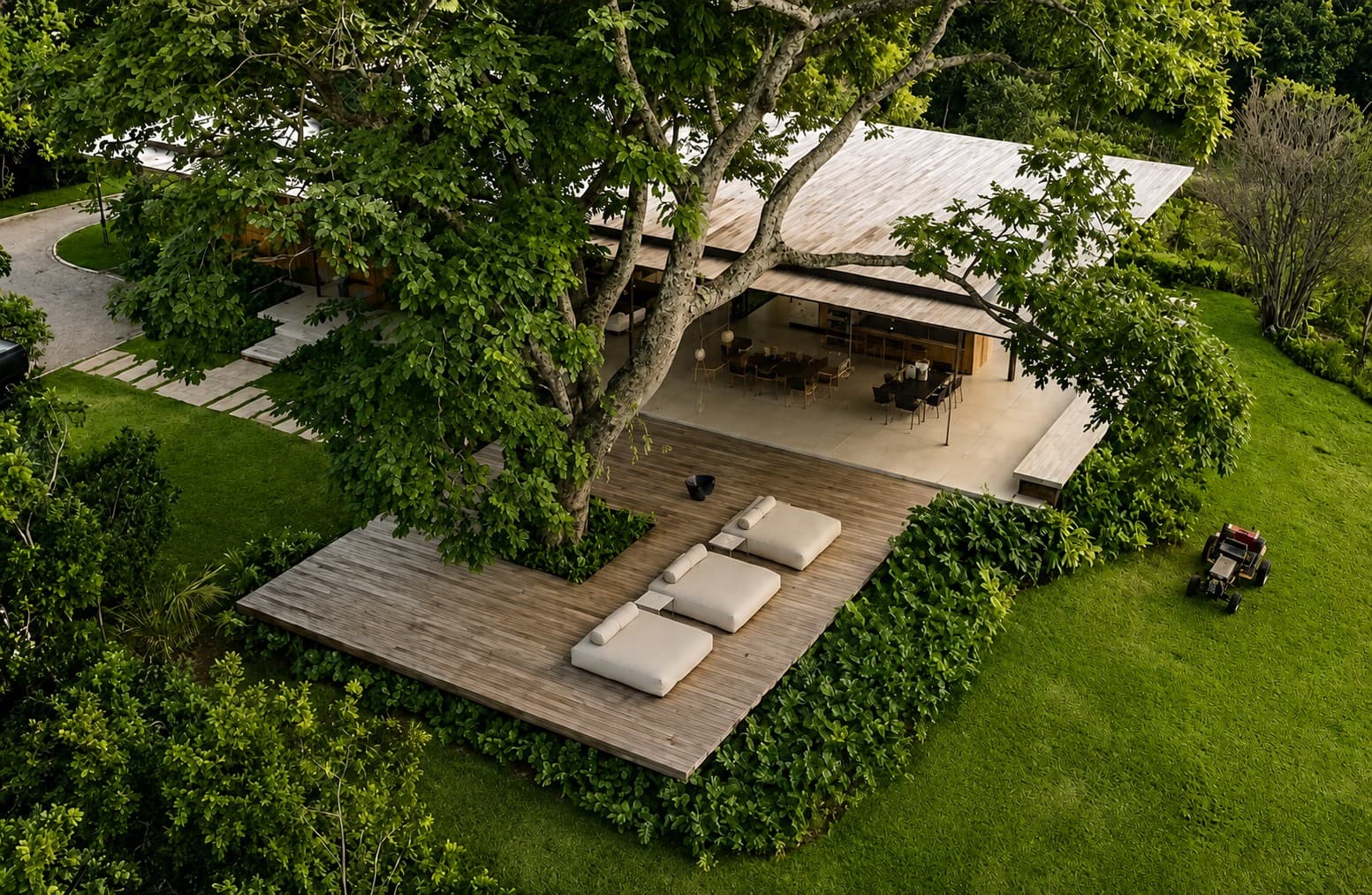 Vista aérea de la primera villa de Amani entre árboles y jardines, Nisibón