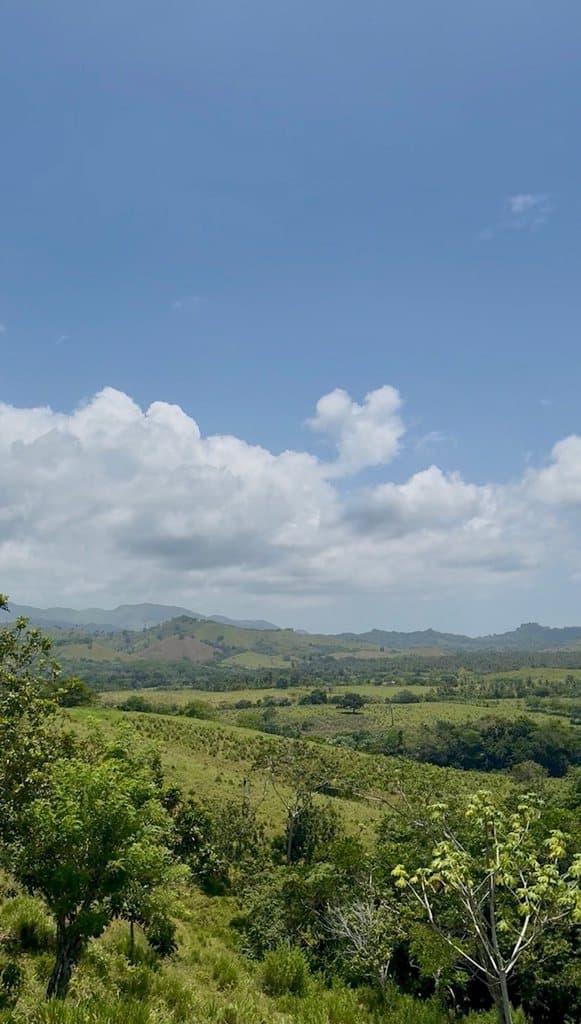 Cielo y colinas de Nisibón, terreno original de Amani